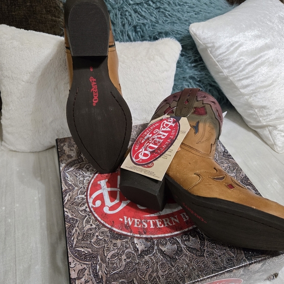 Laredo Tan Western Boots with Red and Brown Accents Brand New In Box. - Picture 2 of 9